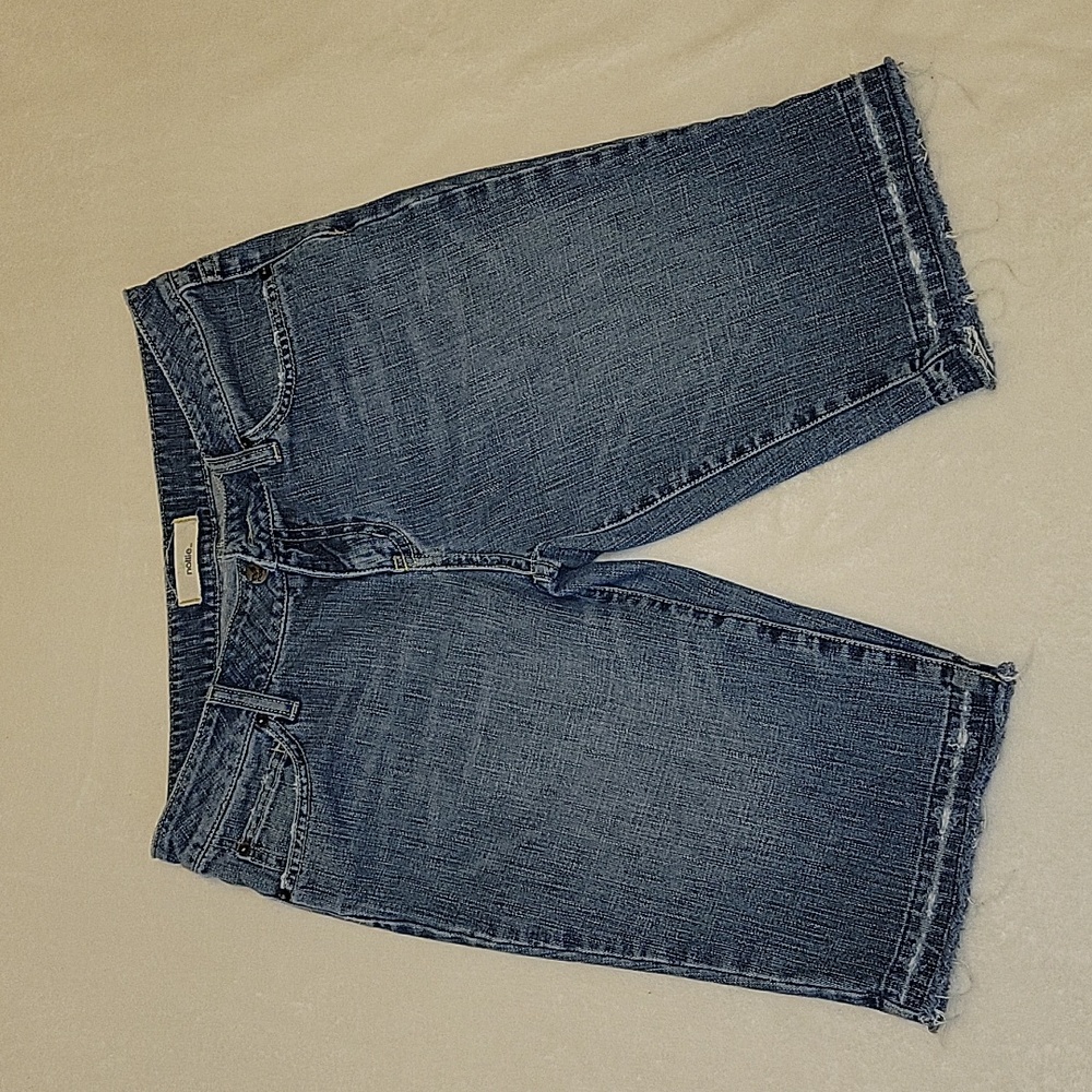 Women's Bermuda Shorts size 9 none stretch LIKE NEW WORN ONCE
